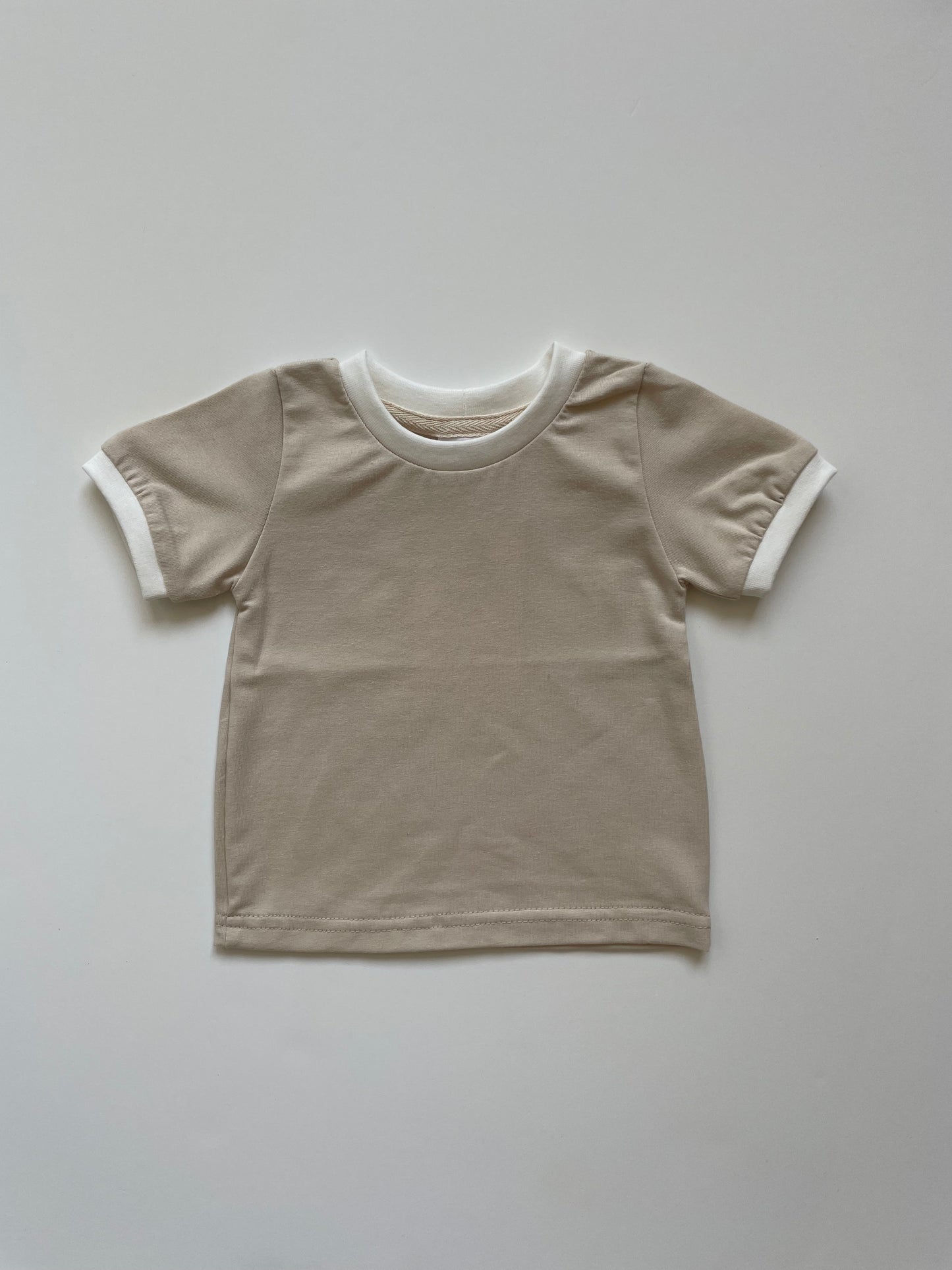 T-shirt met boordje Zand - Fijne Kleine