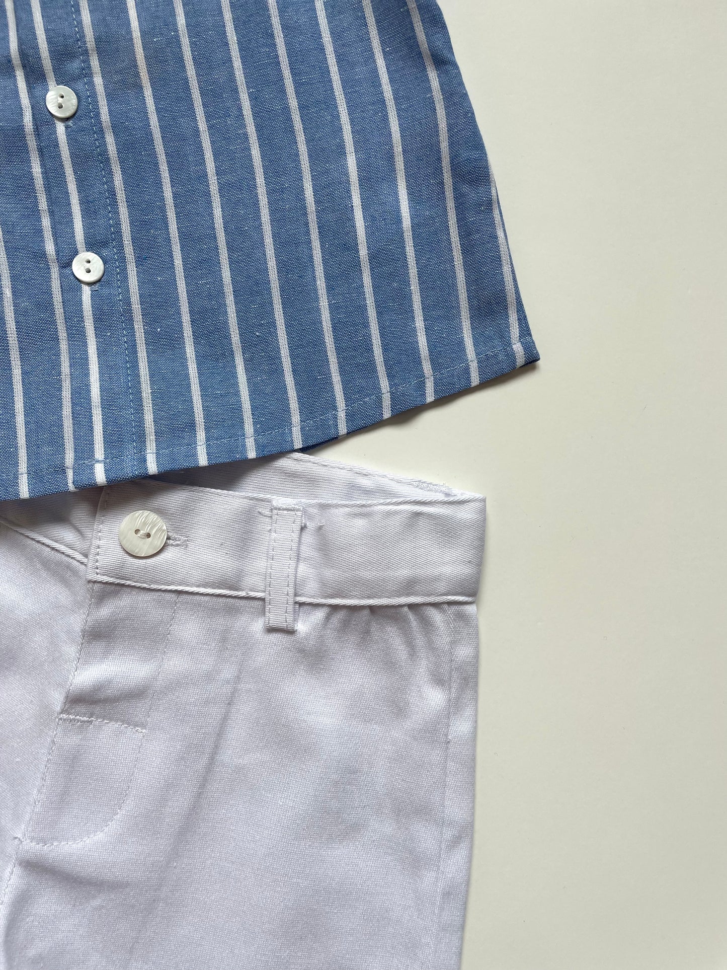 Set van gestreept overhemd en korte broek
