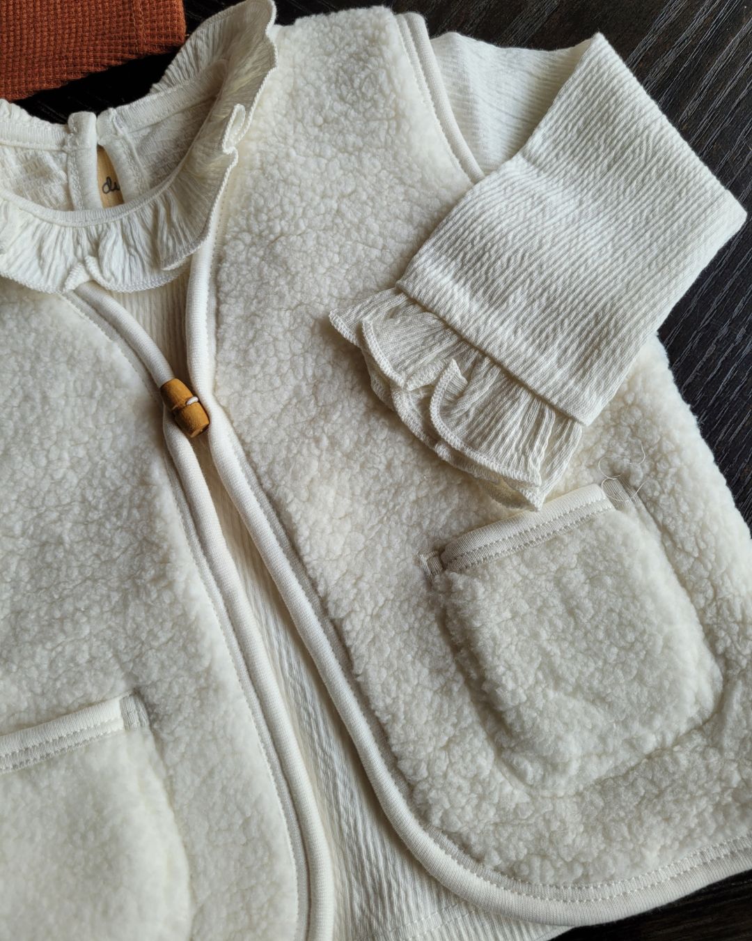 Teddy Gilet met Zakken - Fijne Kleine