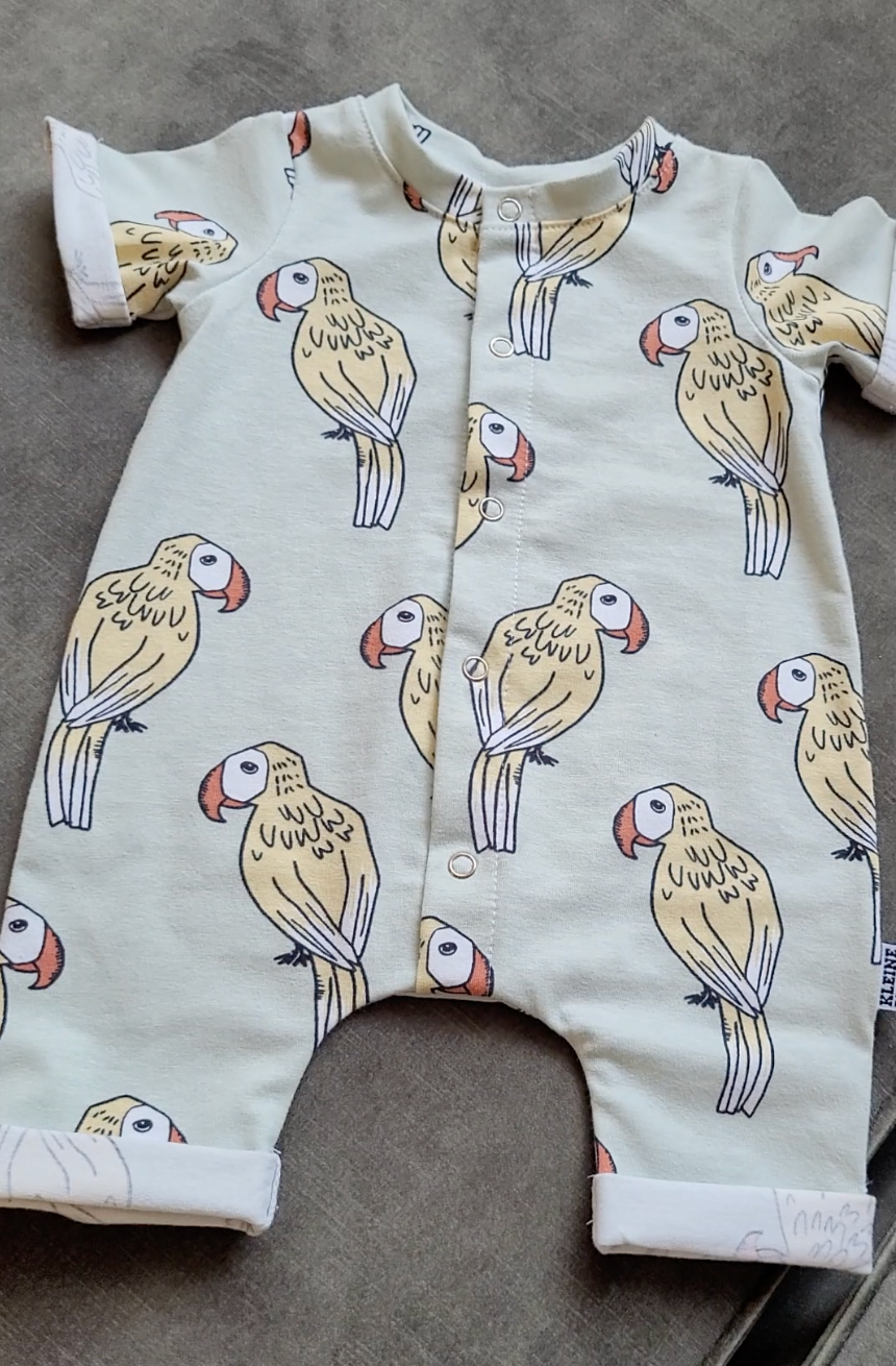 Korte Jumpsuit Papegaai - Fijne Kleine