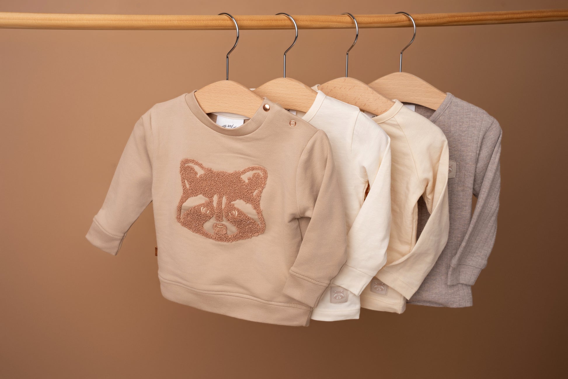 Raccoon Sweater Taupe - Fijne Kleine